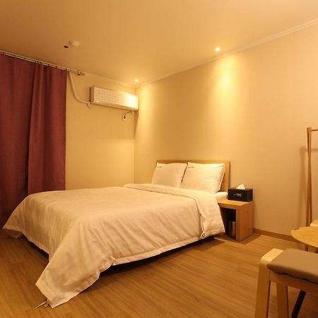 Hotel Violet Goyang Quarto foto